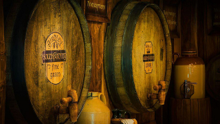 Illustration for article titled You Can Knock Back Beers In This Bar That Looks Just Like The Hobbit Pub In The Lord of the Rings
